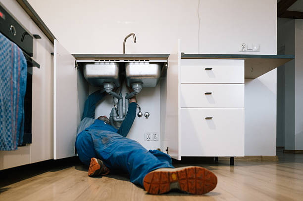 Professional Leak Detection technician working in Coleman, FL